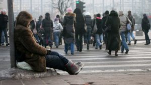 Маэстро Раймонд Паулс: «Нужно ли брать налоги с бабушки, которая продаёт яблоки у дороги? Пусть продаёт - она этим живёт!»