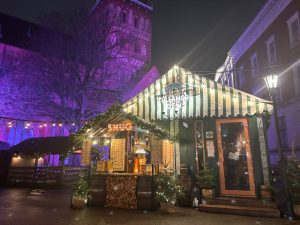 Как будут работать в праздники крупные торговые центры