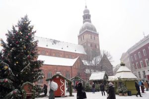 Медицинская помощь в праздничные дни: куда звонить и где искать дежурного врача