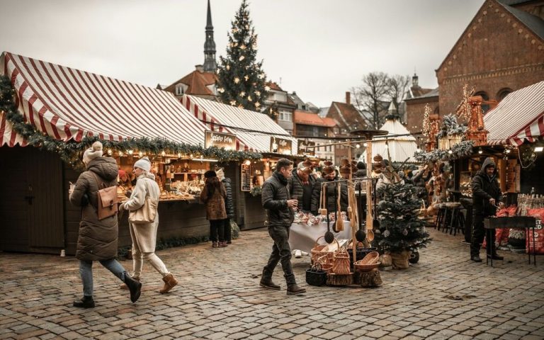 Итоги года: латвийские отели и рестораны пока не вернулись к допандемийным показателям