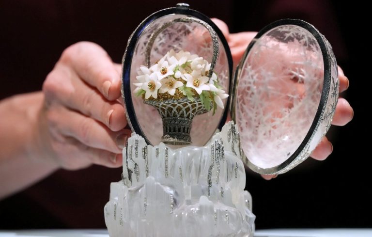 «Зимнее яйцо» Фаберже ушло с молотка за рекордные 25,7 млн долларов