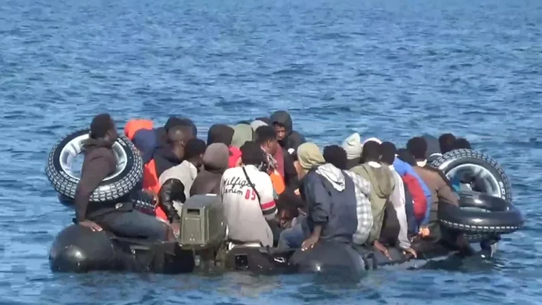 Франция изменила правила перехвата лодок с нелегалами, пересекающими Ла-Манш