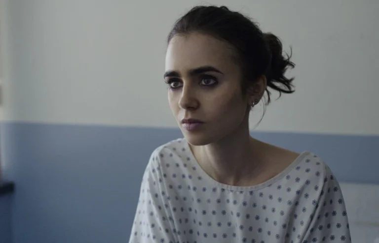 Эта драма от Netflix является ярким контрастом сериалу «Эмили в Париже»