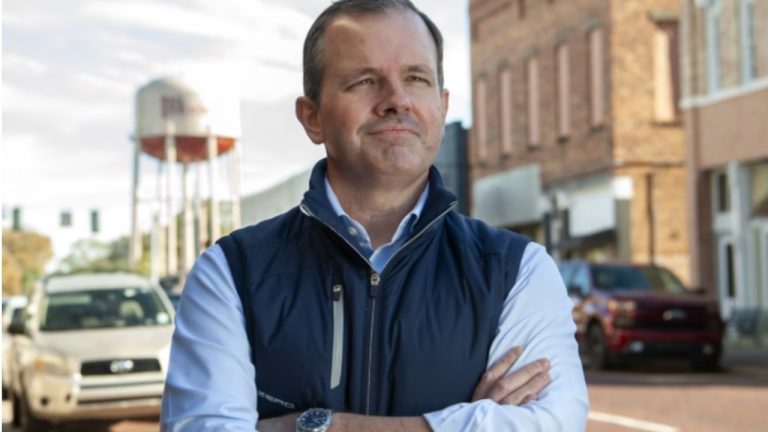 Найден и назван лучший в мире босс: подарил сотням сотрудников по €380 тысяч