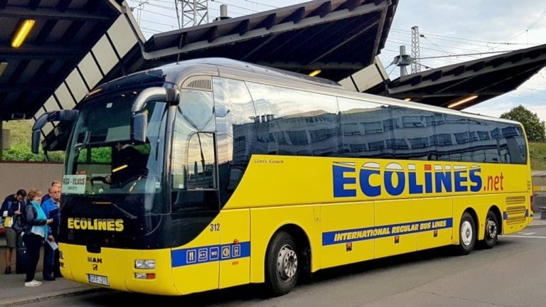 В Эстонии перевернулся автобус Ecolines - пострадали четыре человека