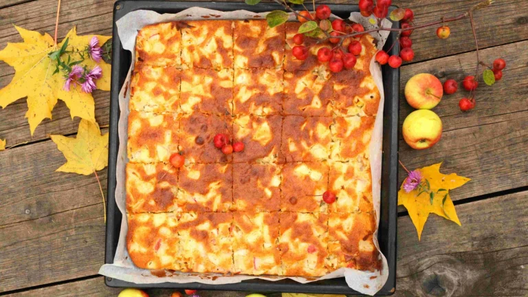 Яблочный пирог: рецепт уюта и быстрого счастья!👩‍🍳