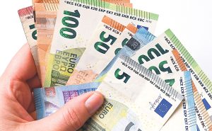 В Латвии с 2026 года увеличат пособия для семей с детьми