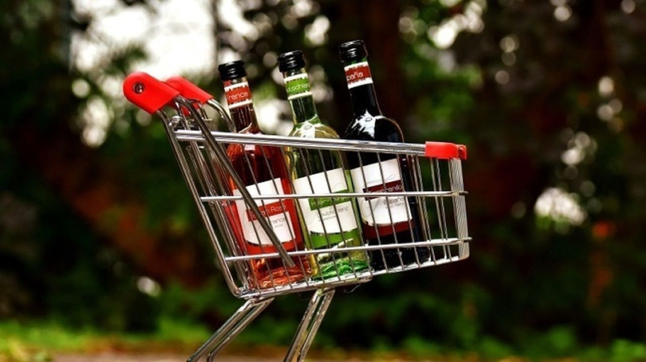 В следующем году подорожают алкоголь, сигареты, безалкогольные напитки