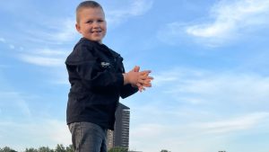 «Зеленая лампа»: на лечение 7-летнего Айгара из Даугавпилса не хватает 1000 евро