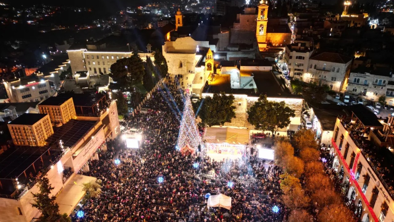 Рождество возвращается в Вифлеем после двух лет войны в Газе