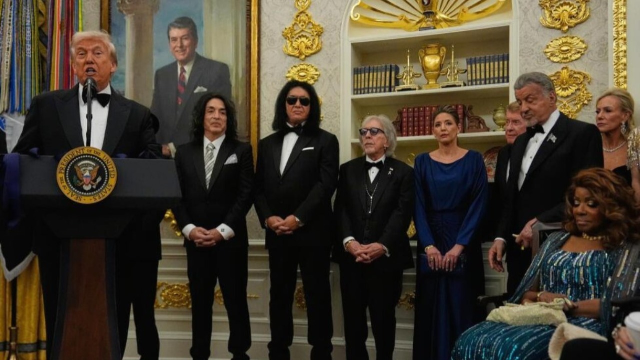 Трамп вручил медали лауреатам Kennedy Center Honors и впервые сам станет ведущим церемонии