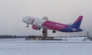 Снегопады в Европе привели к гибели людей и блокировке ключевых магистралей