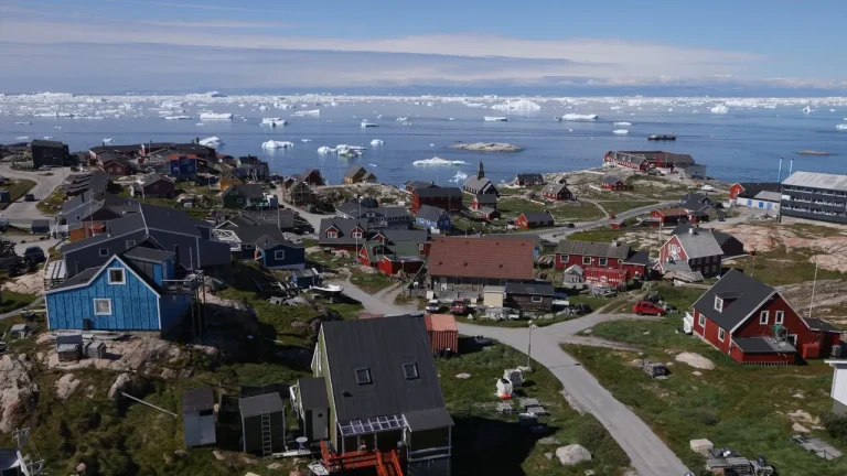 «Мы не товар!» Гренландия категорически отвергает любые финансовые предложения Трампа