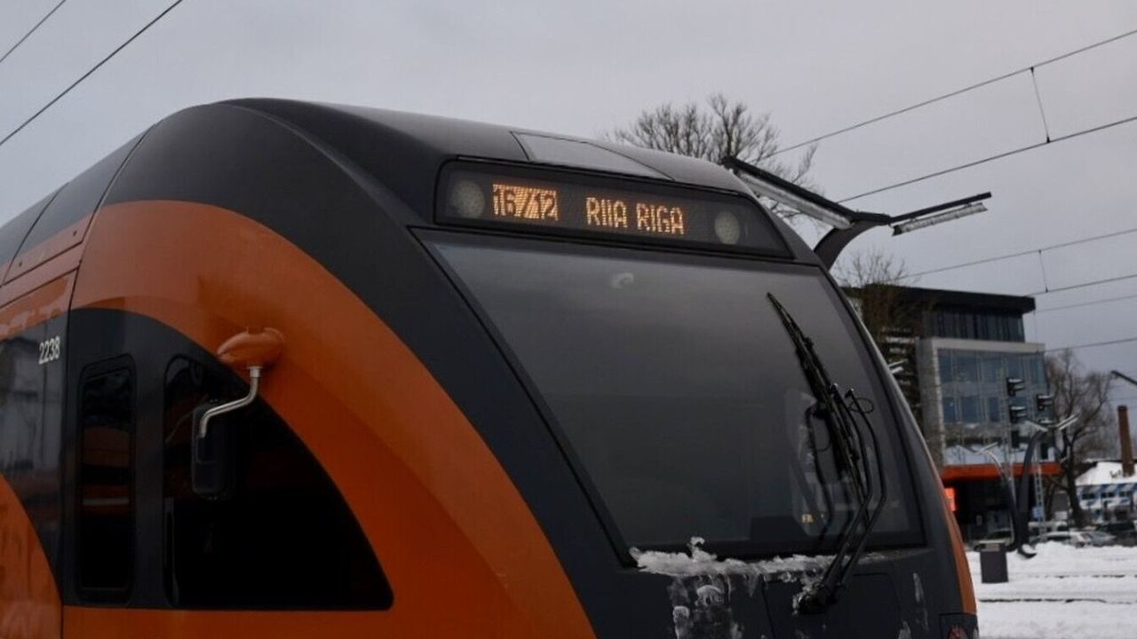 Это первый: сегодня поезд Elron начал регулярные рейсы по маршруту Таллинн - Тарту - Рига