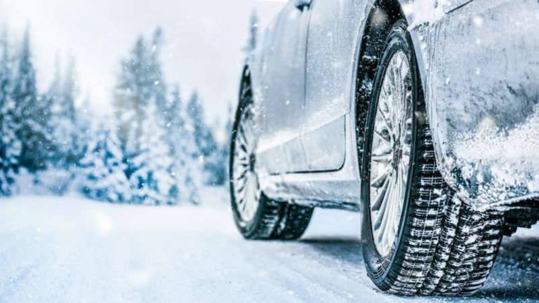 CSDD проведет бесплатные консультации по зимнему вождению в Риге, Елгаве и Валмиере