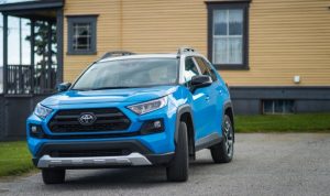 CSDD проведет бесплатные консультации по зимнему вождению в Риге, Елгаве и Валмиере