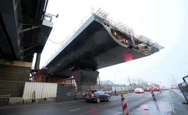 Сваи в никуда: Эвика Силиня требует найти виновных в провале Rail Baltica на Даугаве