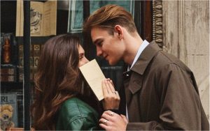 Первое свидание: уверенная пауза и спокойный зрительный контакт усиливают привлекательность и харизму.