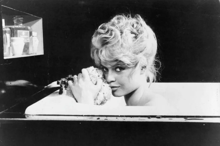 Эра Сатурна и Нептуна: большой гороскоп на 2026 год для тех кто верит в чудеса