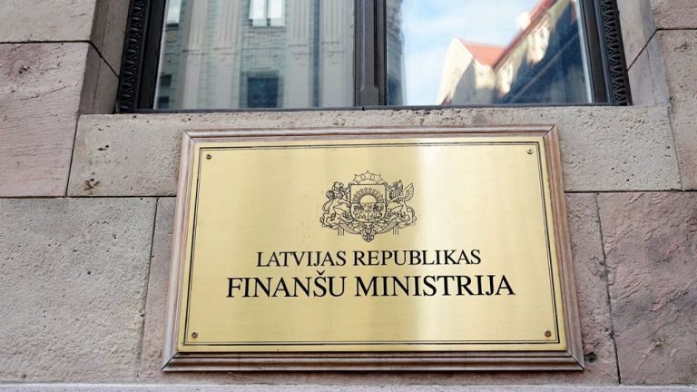 626 тысяч евро выдал Минфин в прошлом году в качестве премий и наград сотрудникам