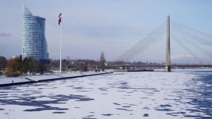 Опрос показал гигантский разрыв между реальными пенсиями в Латвии и ожиданиями населения страны (+опрос)