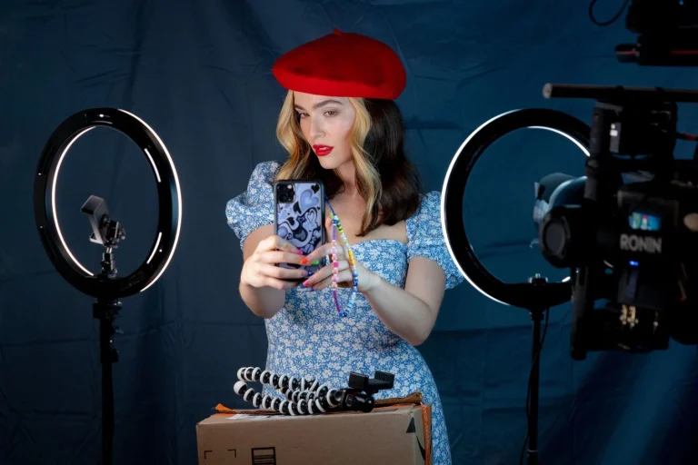 Интроверты по знаку зодиака: кому комфортно в компании самого себя и пары близких