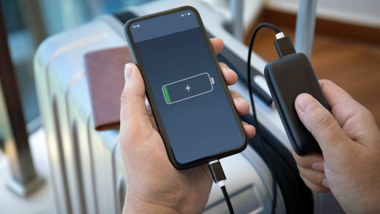 Что нельзя брать на борт самолета в 2026 году: новые правила авиакомпаний