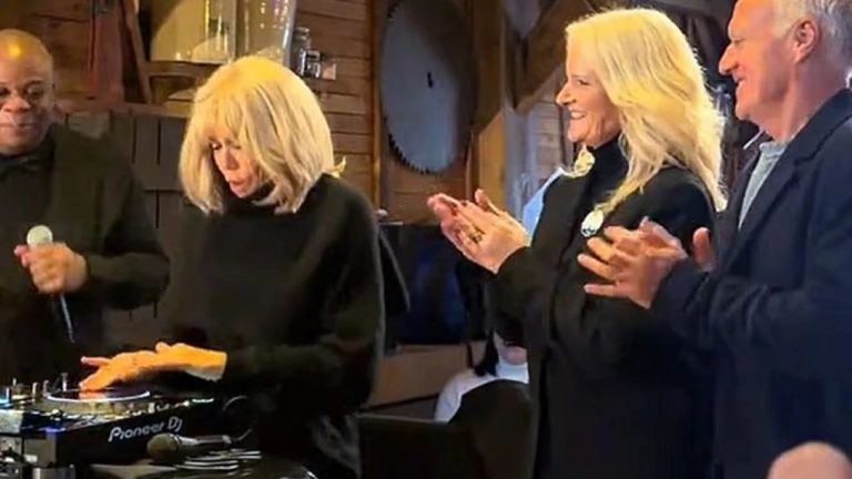 Брижит Макрон выступила в роли диджея на вечеринке в Диснейленде