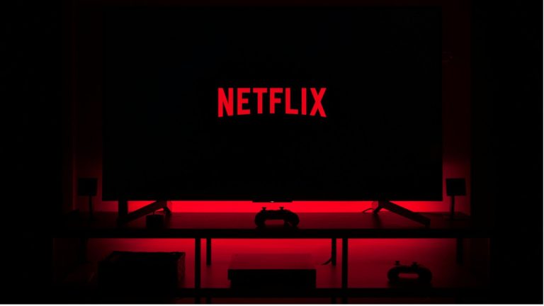 «Повторяйте сюжет в диалогах»: Мэтт Деймон рассказал, чего Netflix хочет от сценаристов