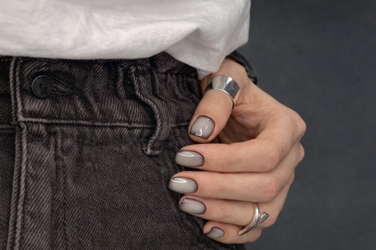 Квадратные ногти снова в тренде, 8 идей, с которыми это выглядит современно