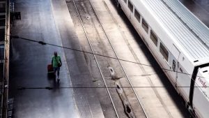 Испанские власти официально исключили версию диверсии в деле о столкновении поездов в Адамусе