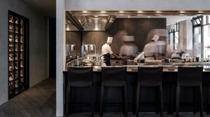 В январе разница в цене на отдельные товары в разных сетях магазинов составила 15,31 евро