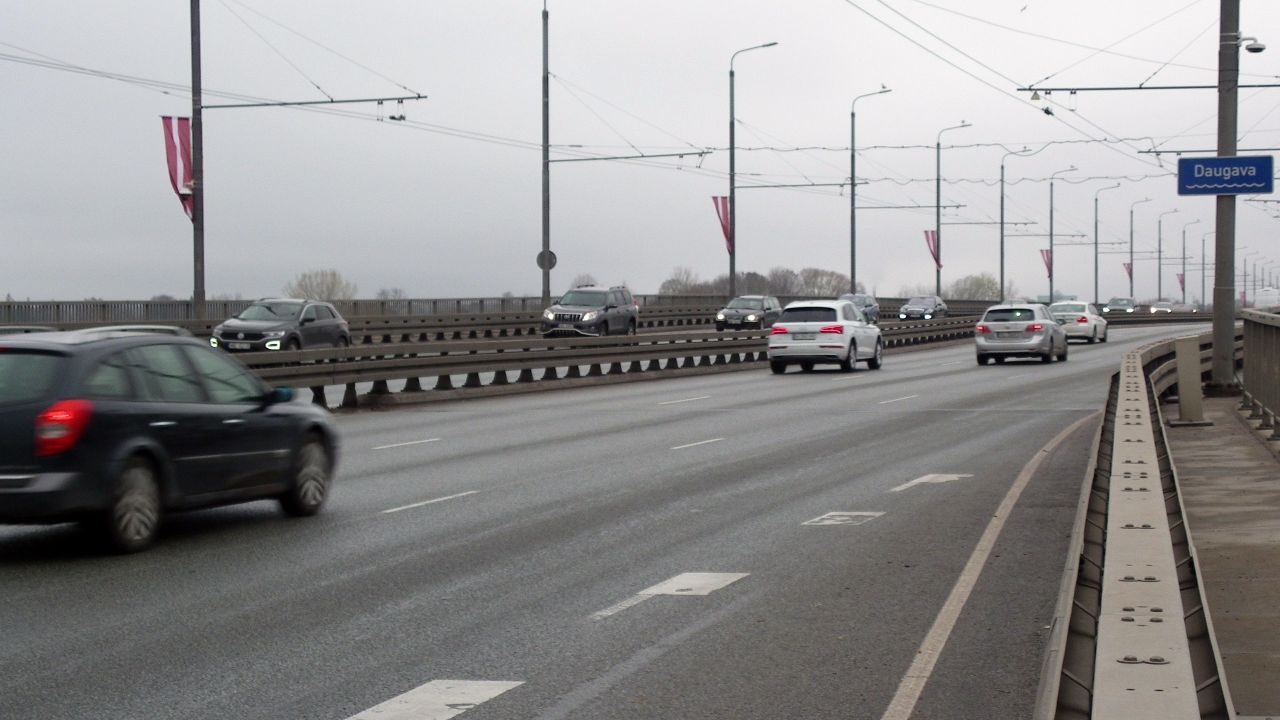 В аварии на Островном мосту пострадали три сотрудника полиции