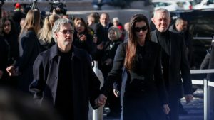 Гигантское скопление пятен на Солнце полностью исчезло после неудачной атаки на комету 3I/ATLAS