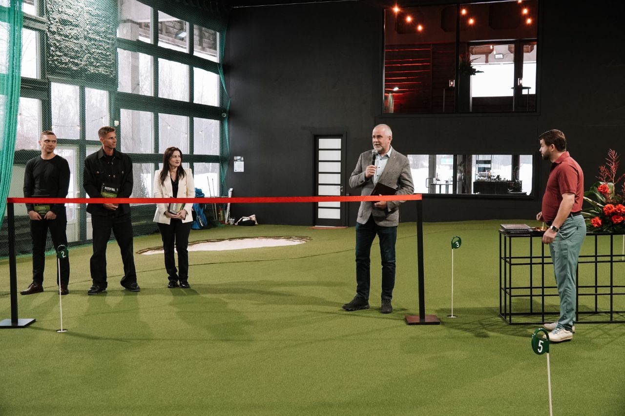 Гольф 365 дней в году: первый в Латвии полноразмерный крытый зал построили в Валмиере за 120 тысяч евро