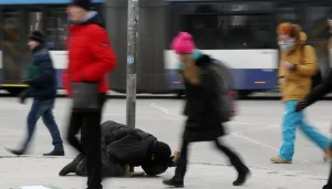 В прошлом году четыре крупнейших банка Латвии спасли от мошенников более 14 млн евро