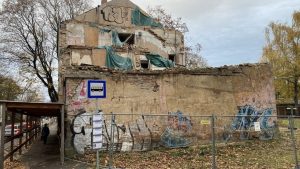 Служба госдоходов продолжает борьбу с фиктивными фирмами в заброшенных зданиях и туалетах