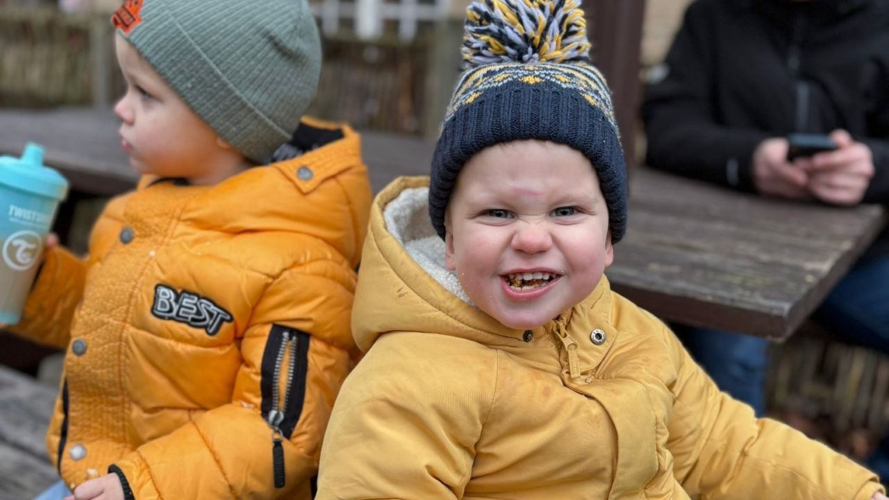 «Зеленая лампа»: нужна помощь, чтобы братики Райен и Брайен начали говорить