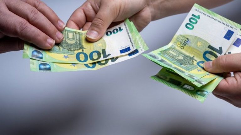 В 2025 году мошенники обманули жителей Латвии на 23,7 млн евро - полиция зафиксировала 3165 случаев