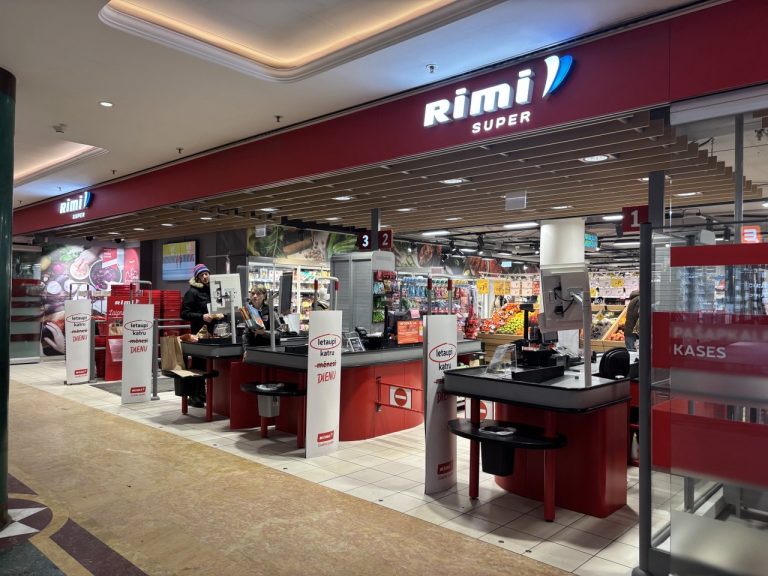 Стекло и насекомые в банке: в Латвии отзывают партию польских маринадов