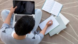 Соцсети возмутились: глава Rail Baltica в Латвии не смог назвать станции будущей линии (+опрос)