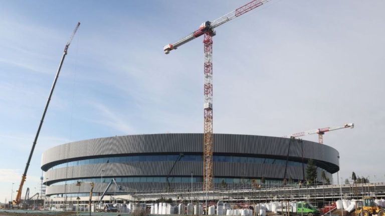 В Милане кипят страсти: сдадут ли новую хоккейную арену к началу Олимпиады?