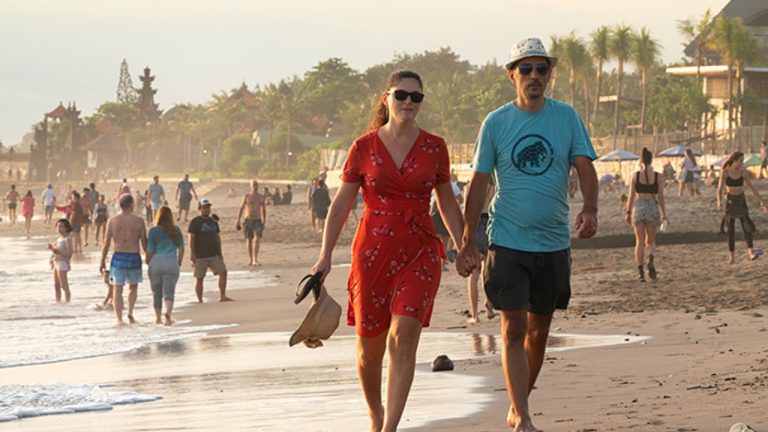 Неженатым мужчинам запретили вступать в интимные отношения на популярном курорте