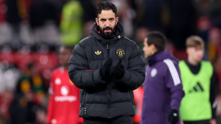 Манчестер Юнайтед уволил главного тренера