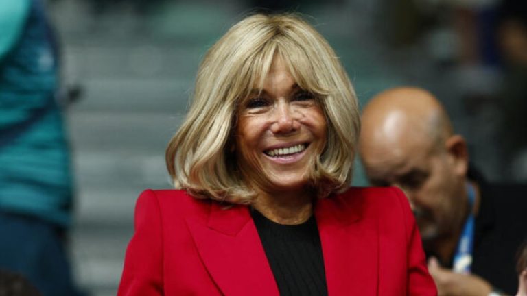 Во Франции осудили 10 человек за слухи, что Брижит Макрон была мужчиной