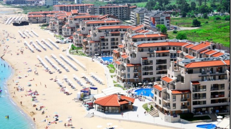 Названы 10 самых дешёвых направлений для семейного отдыха-2026 - где снижаются цены