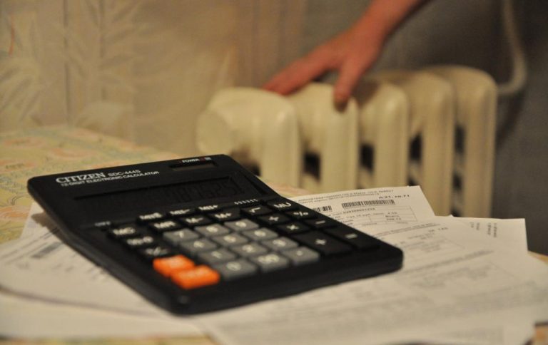 Январские морозы ударили по кошелькам: счета за тепло выросли почти вдвое