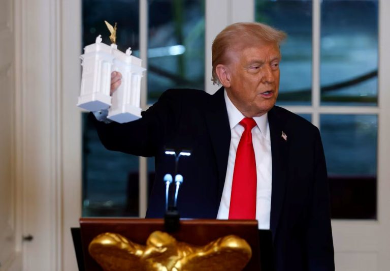 Трамп планирует построить в Вашингтоне американскую версию парижской Триумфальной арки, но гораздо выше