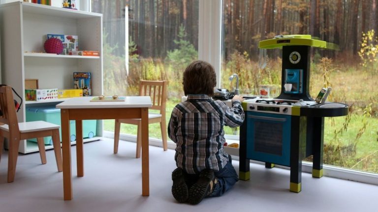 Увеличена господдержка детям с аутическими расстройствами. Но нужно намного больше