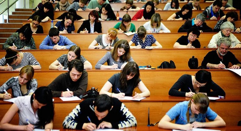 В Латвии обучаются 76 400 студентов: какие направления они выбирают